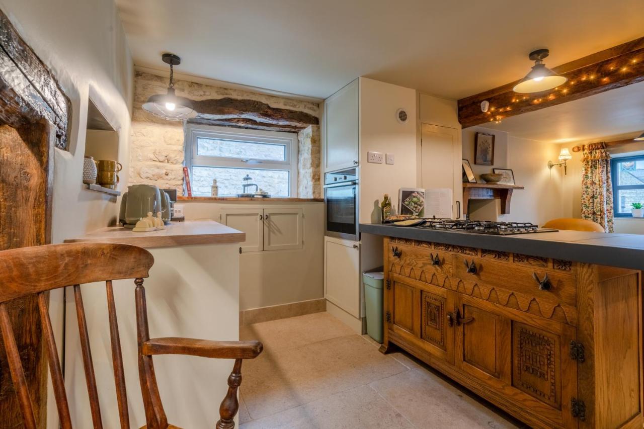 Cotswold Way Cottage สเตราด์ ภายนอก รูปภาพ
