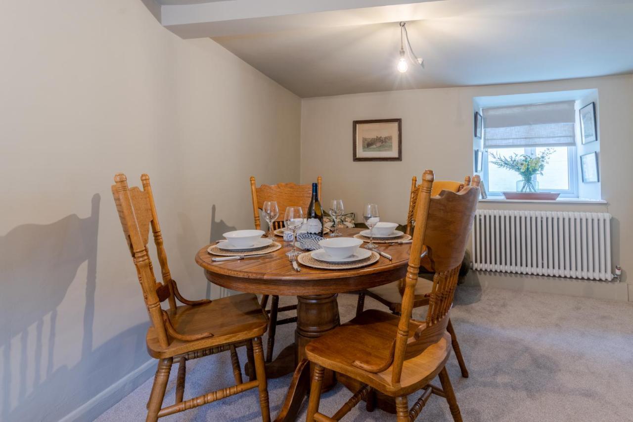 Cotswold Way Cottage สเตราด์ ภายนอก รูปภาพ